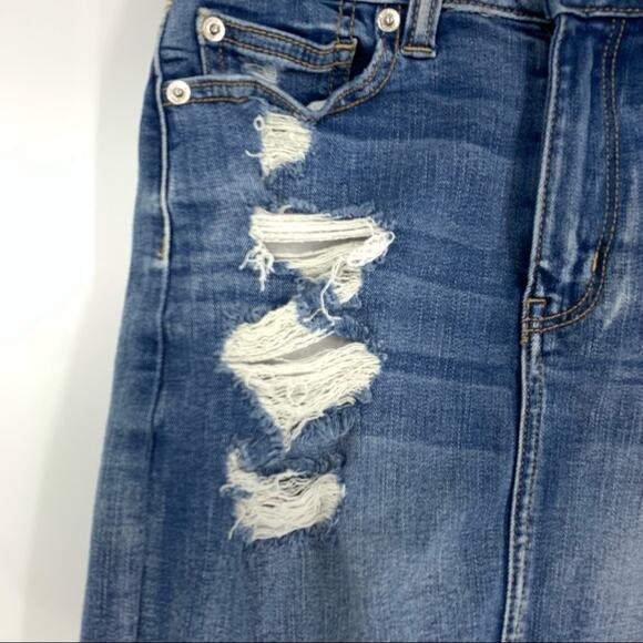 American Eagle Distress Jean Mini Skirt Women’s Size 0 Next Level Stretch - Picture 6 of 9